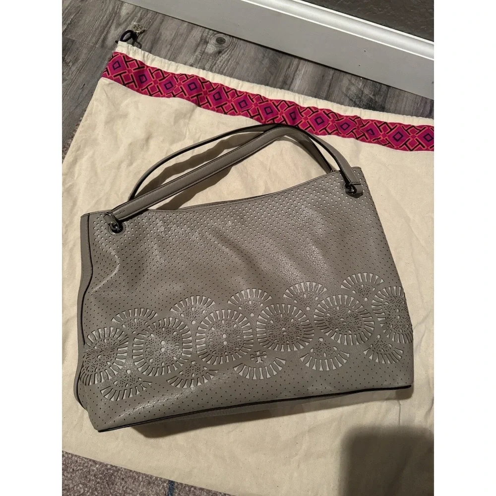 Tory Burch Authentic Zoey Perforated Leather Tote Handbag In Excellent Condition